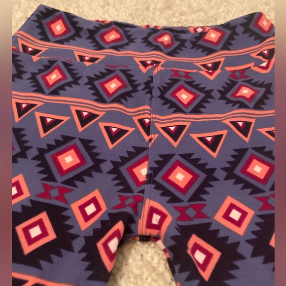 ๐3for$10๐ LulaRoe leggings purple print OS - Picture 4 of 8